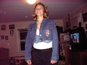 Sarah Vigue wearing retro mom clothes